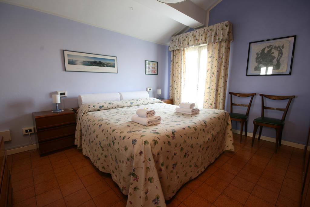 Corte Posta B&B - Parcheggio E Bagno In Camera Mântua Quarto foto