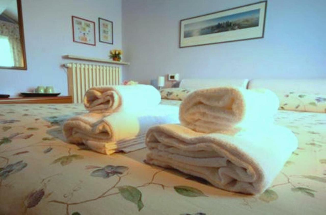 Corte Posta B&B - Parcheggio E Bagno In Camera Mântua Exterior foto