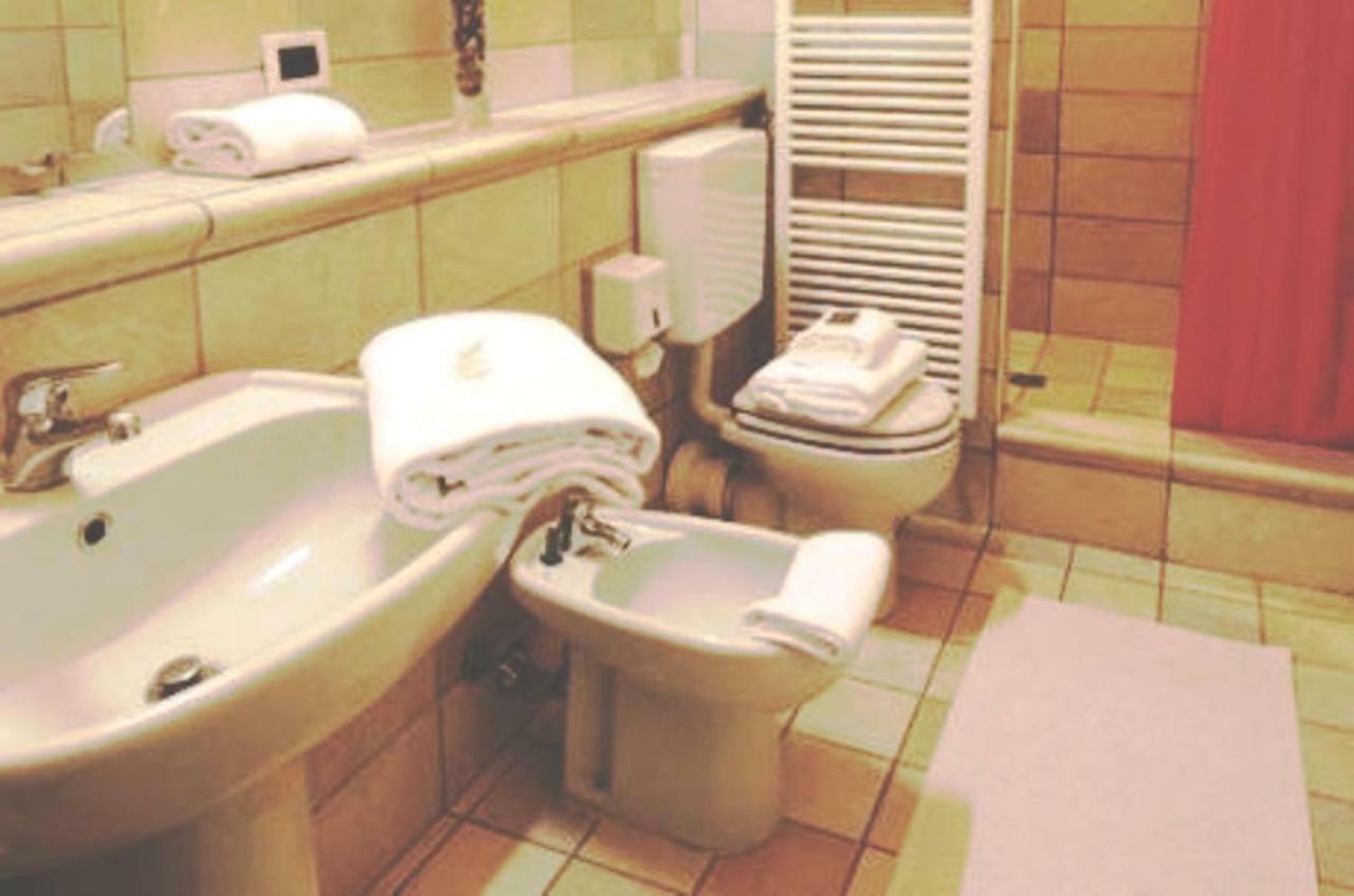 Corte Posta B&B - Parcheggio E Bagno In Camera Mântua Exterior foto